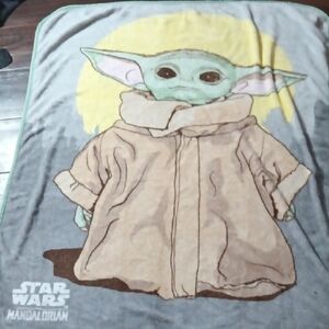 Star Wars Mandalorian Baby Yoda Blanket